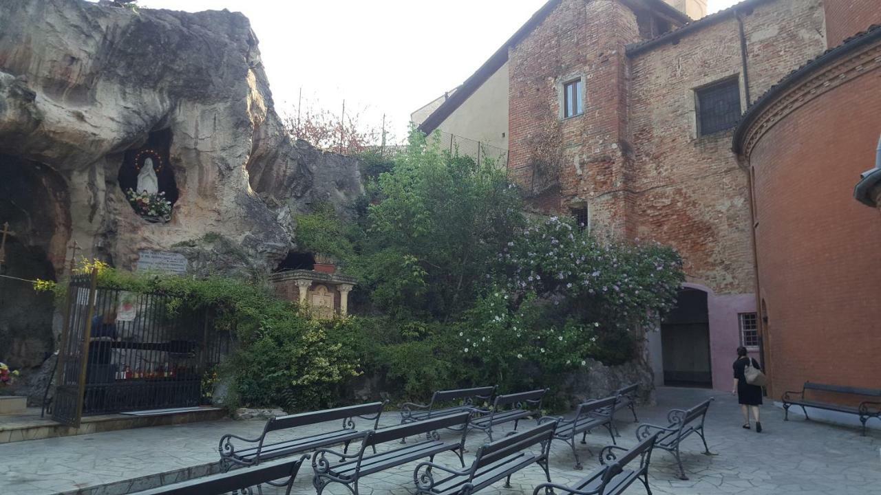 شقة Location Turistic Monolocale Nel Parco Del Santuario آستي المظهر الخارجي الصورة